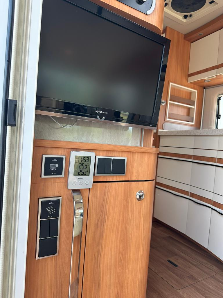 Hymer Onbekend b 778 sl c1 rijbewijs | jaar apk | jaar bovag | afleverbeurt