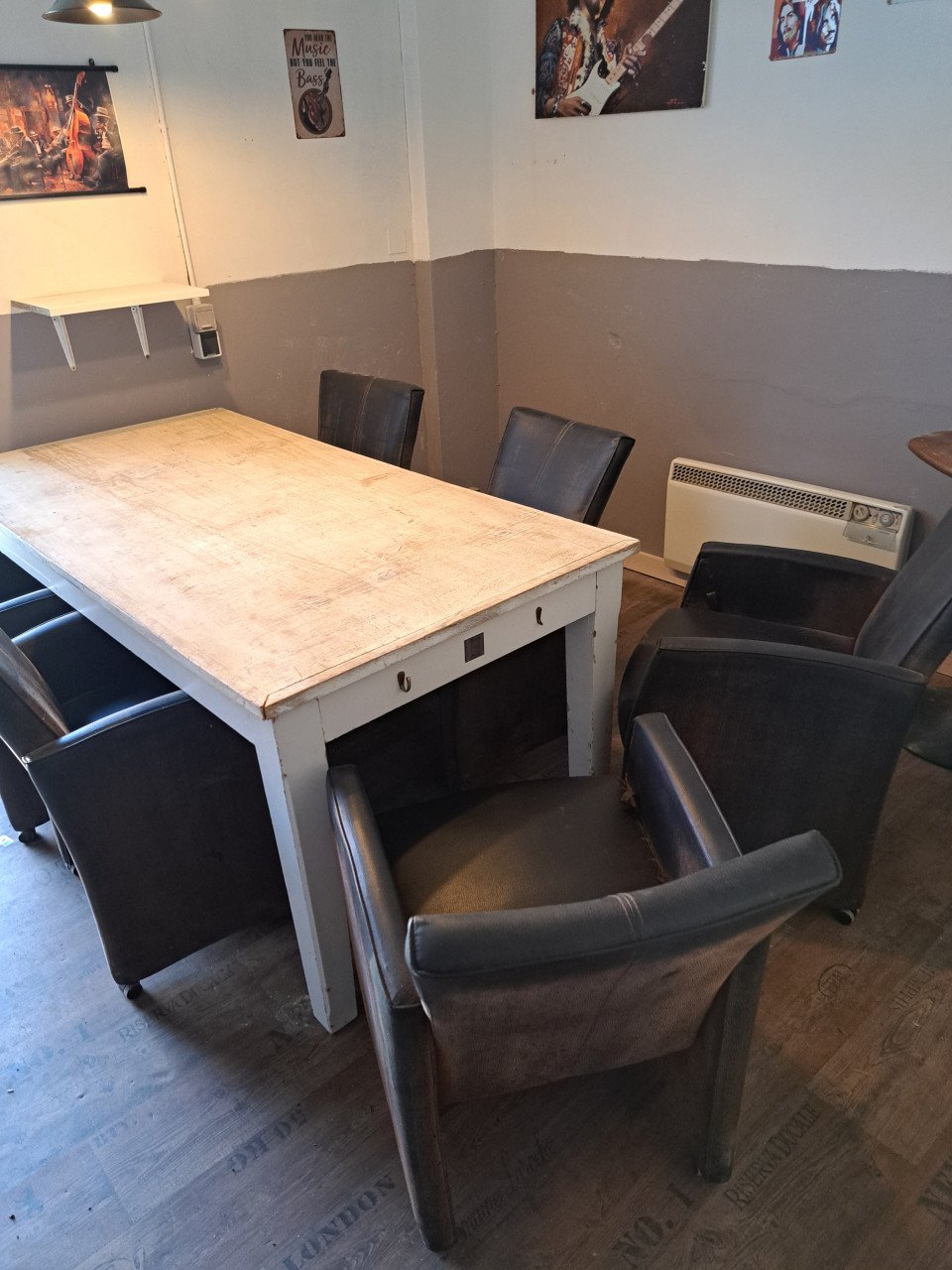 Riviera maison tafel met 6 stoelen van leer