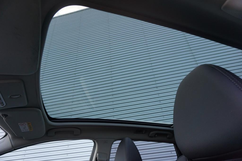 Nissan Qashqai 1.2 tekna panoramadak / navi / cruise / lm velgen / 360 came