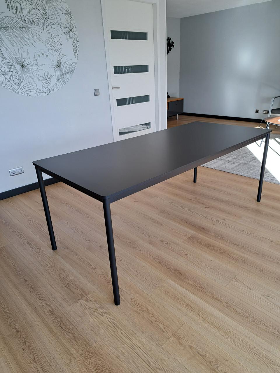 Designtafel Muuto zwart
