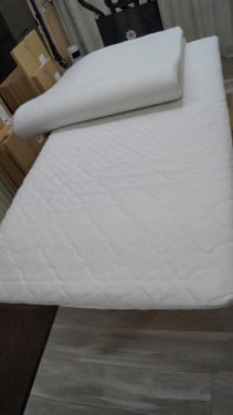 Twee Leen Bakker toppers 90 x 200 cm en 6 cm dik.