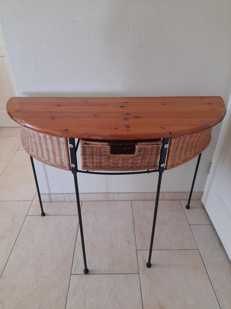 Side table  100 x 40 x 76H ( in goede staat )