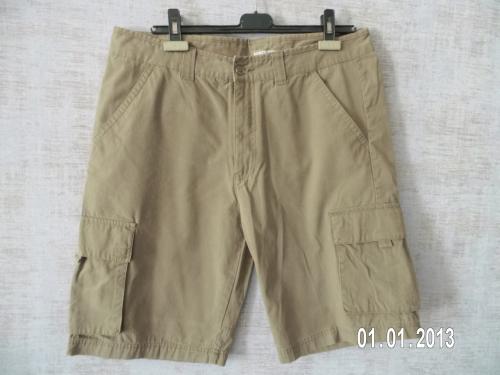 Korte broek maat XL.