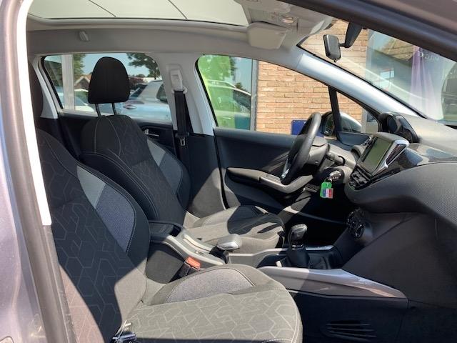 Peugeot 2008 blue lion 1.2-110pk navigatie | cruise control | airco | panor