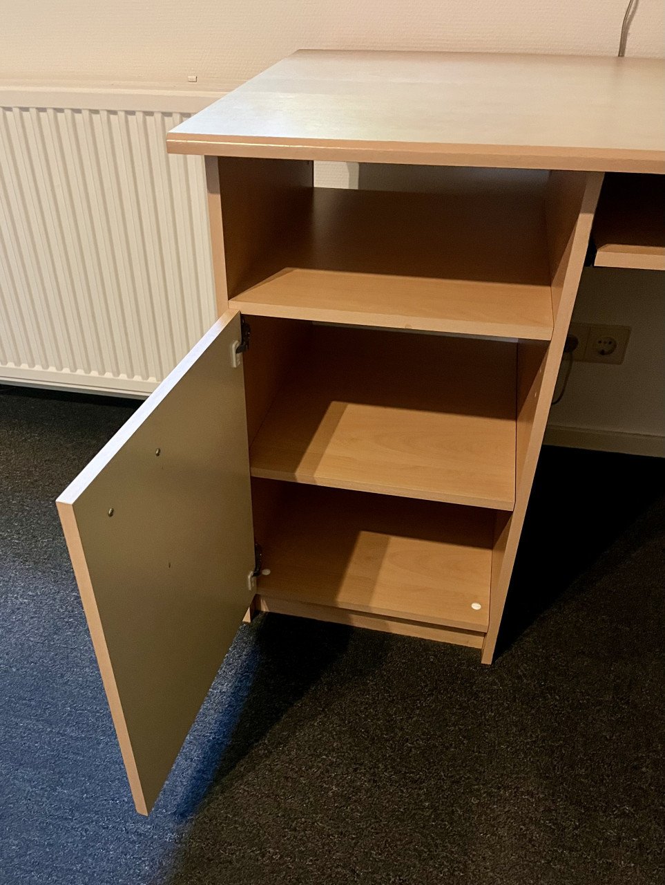 Bureau licht beuken gekleurd