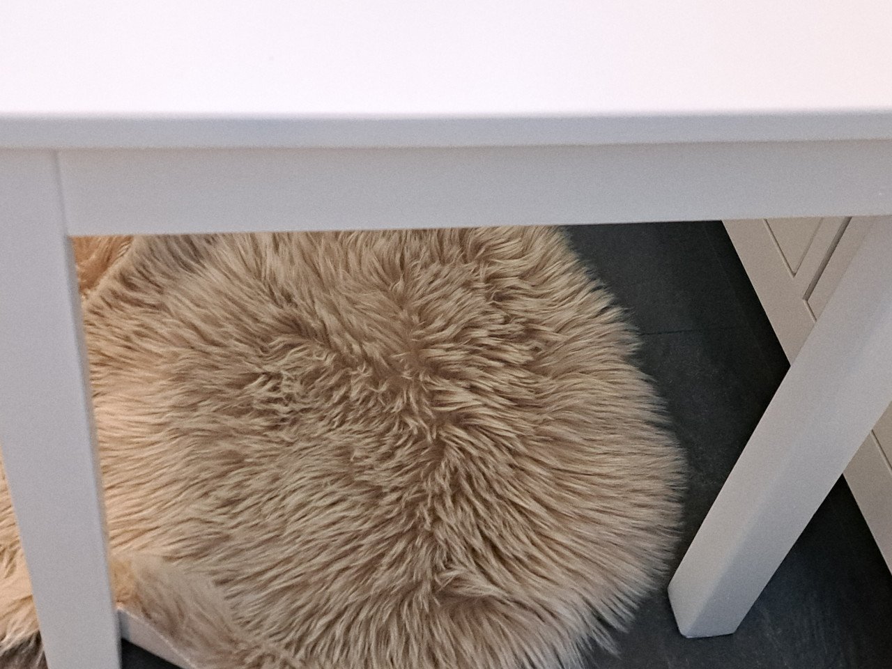 Mooie en veilige kindertafel en stoel