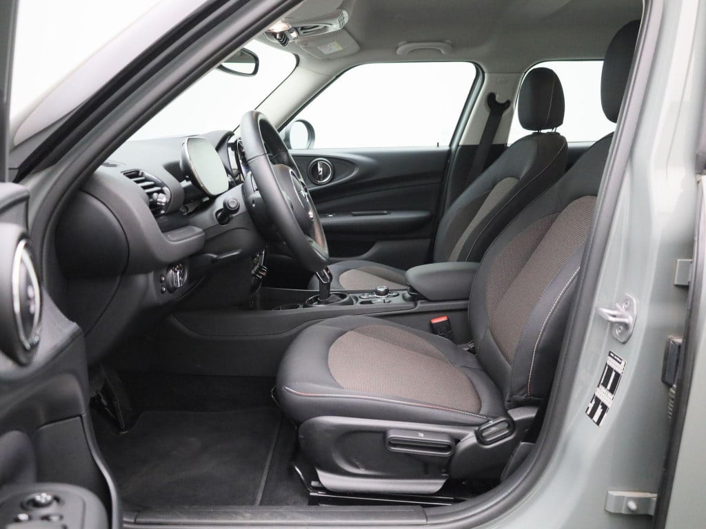 Mini Clubman 1.5 cooper essential | automaat | lage km stand! | navigatie |
