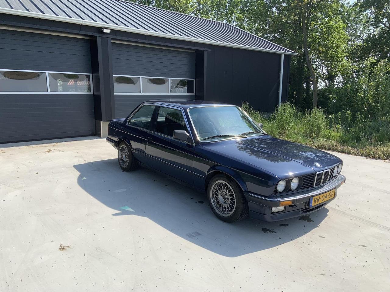 BMW 3-Serie E30 325i coupe 1987 Blauw APK - 02-2028