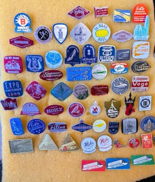 Collectie van 60 verschillende Goese en 60 verschillende zeeuwse speldjes