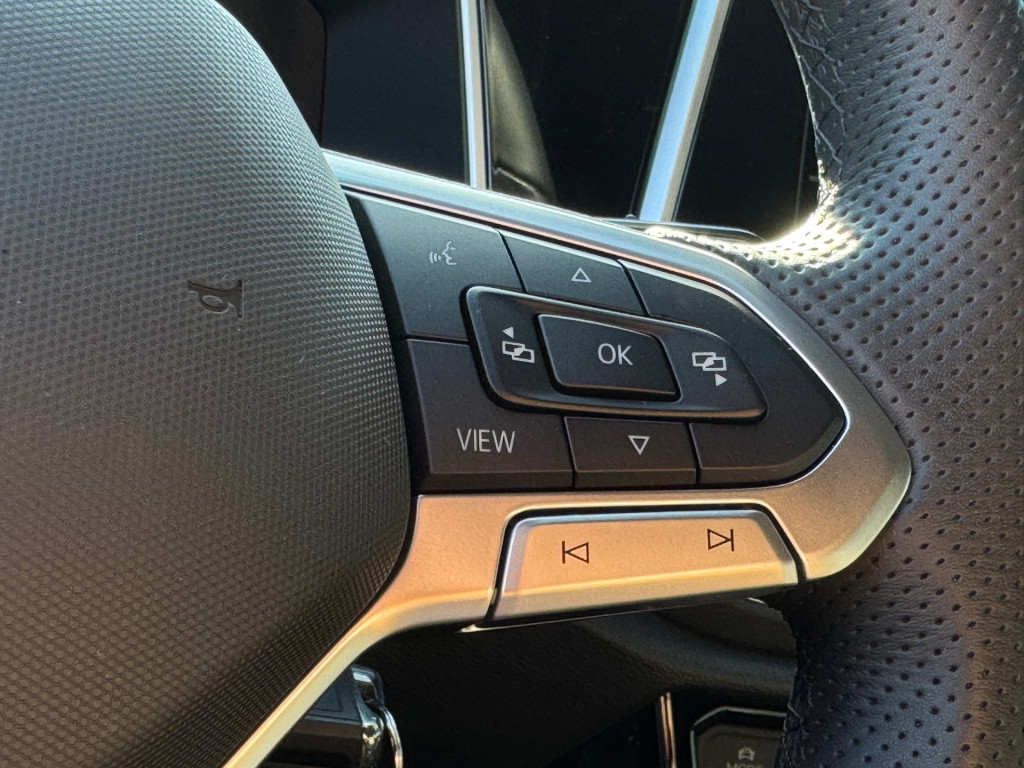 Volkswagen T-roc 1.5 tsi r-line edition * camera * massage * parkeerhulp