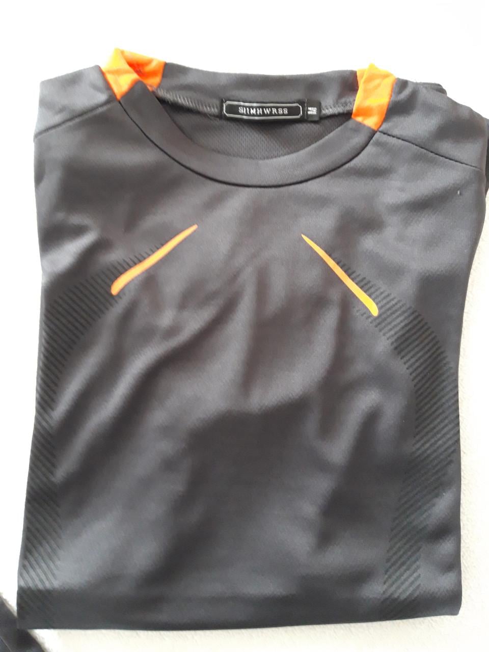 Sportshirts NIEUW in verpakking maat M