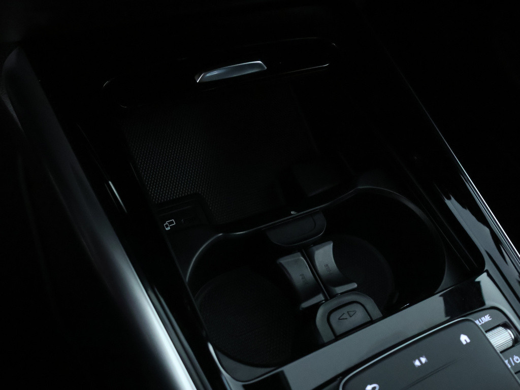 Mercedes-Benz Gla-klasse 250 e business solution luxury line apple carplay 