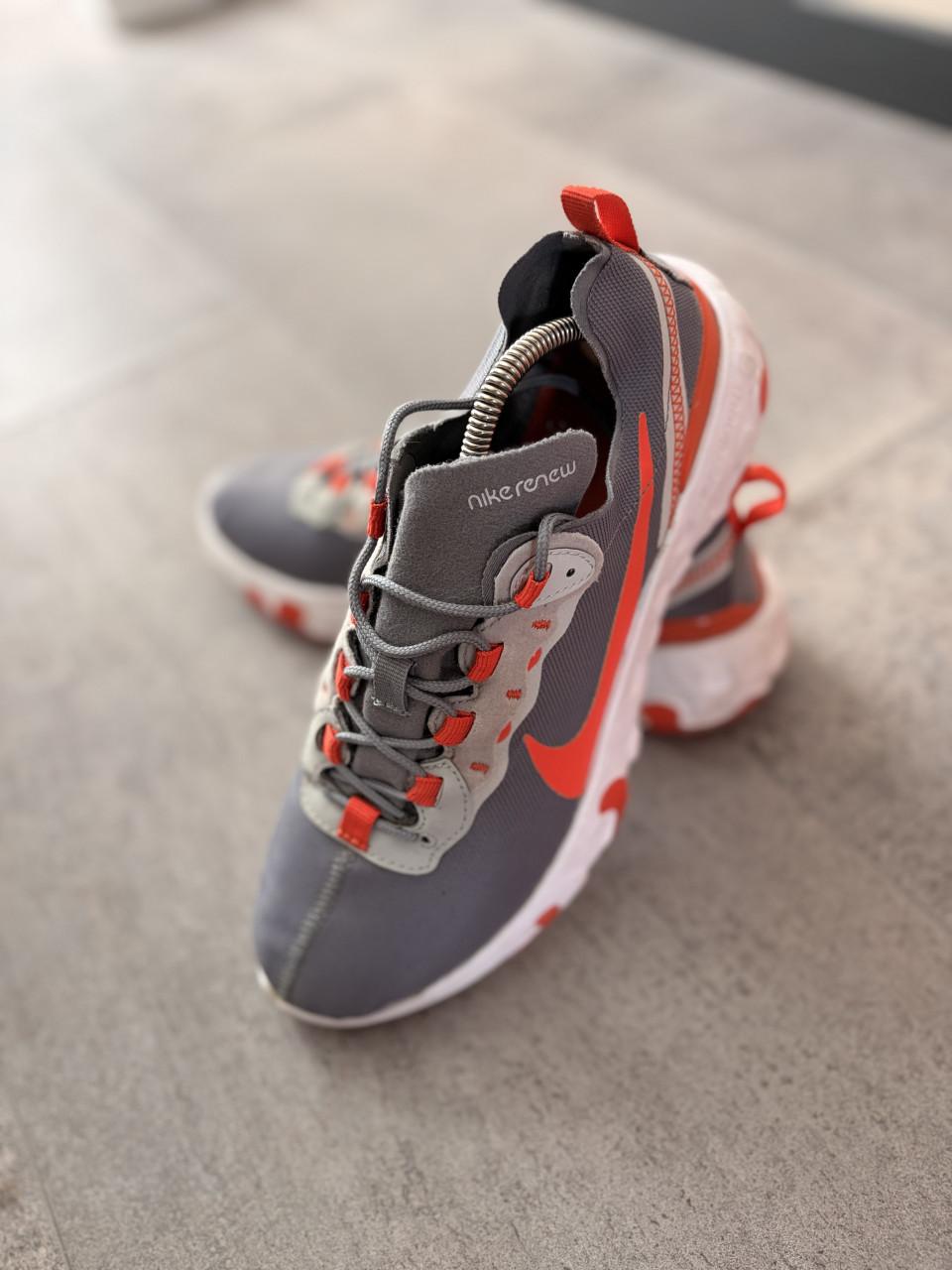 Nike element55 grijs/rood maat 39