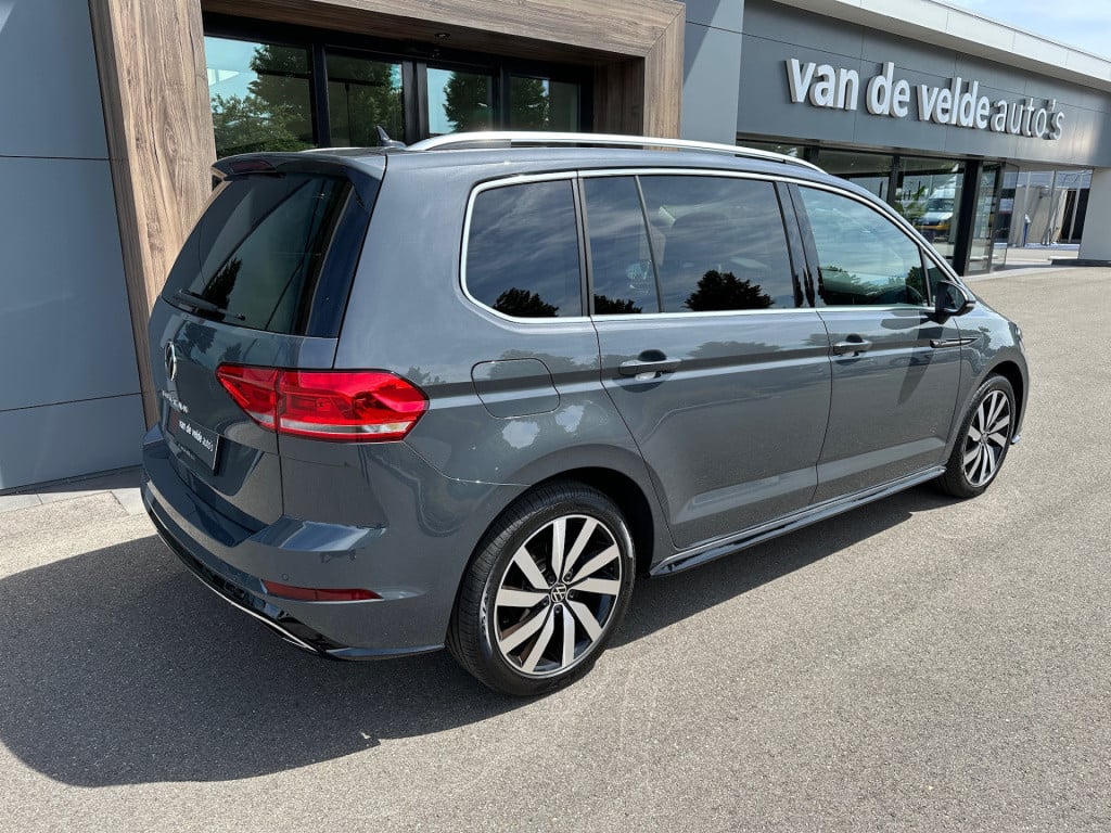 Volkswagen Touran 1.5 tsi 150pk dsg r-line highline | led | trekhaak | dode