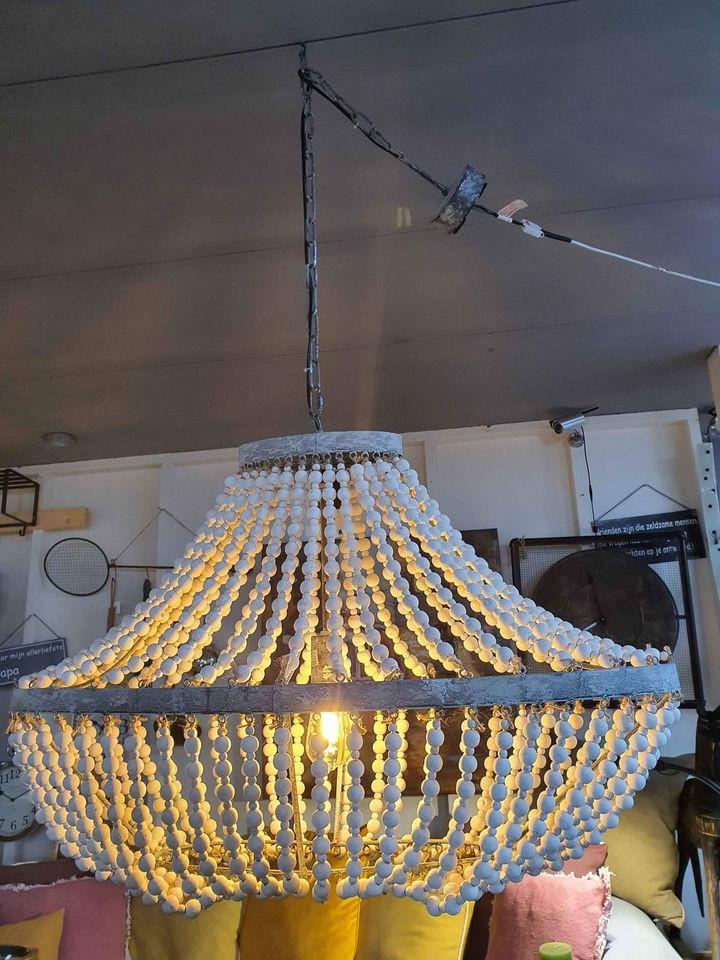 NACHTKASTJES, VERLICHTING, TAFELS, KASTEN, DECORATIE KIJK BIJ 3Z FACTORY EN