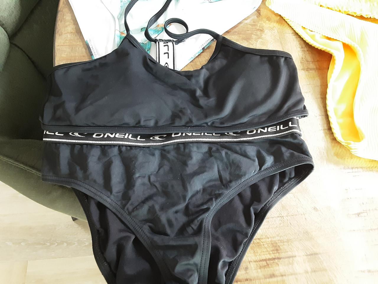 3 gewoon nieuwe  bikini's mt 36 38 5 euro per stuk
