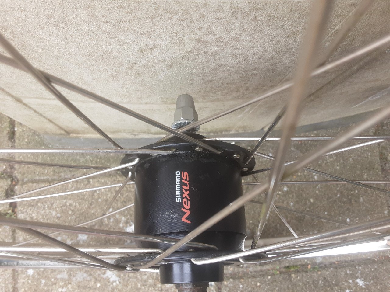 28 inch r.v.s shimano nexus voorwiel, naafdynamo