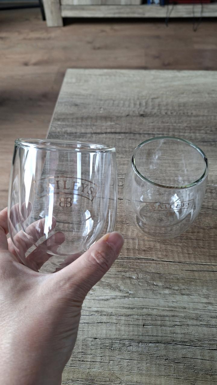 2 dubbelwandige Bailey's glazen