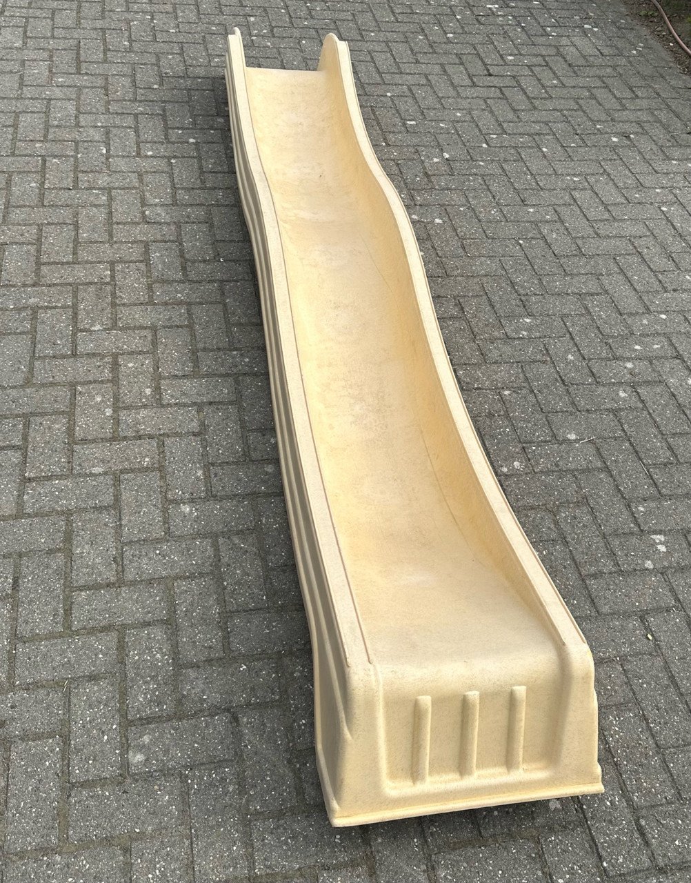 Glijbaan geel
