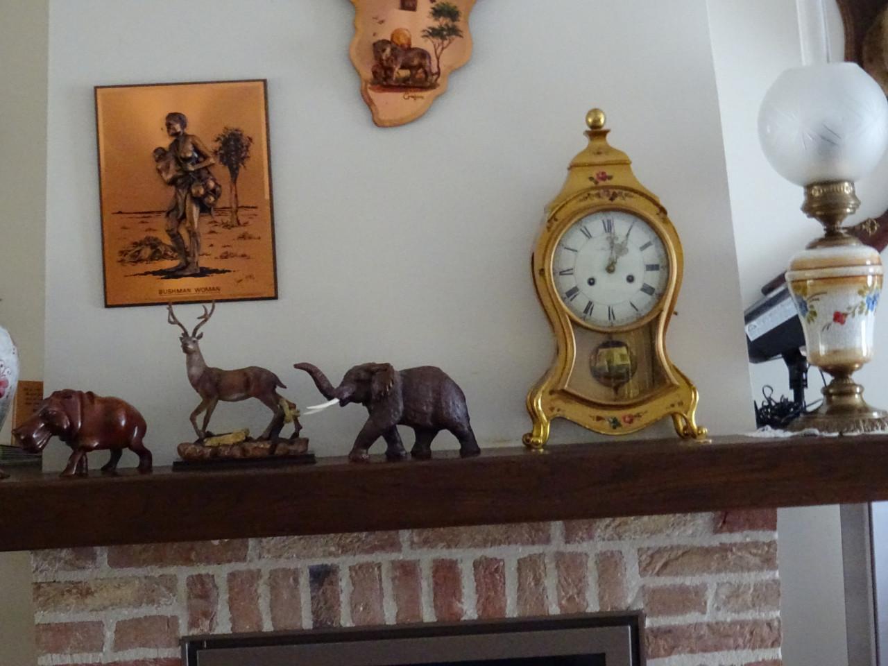 Te koop zeer mooie schouwklok  [ of hal  ]met sleutel en loopt prima !
