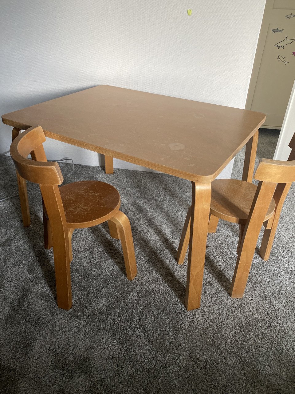 Tafeltje en 2 stoeltjes hout