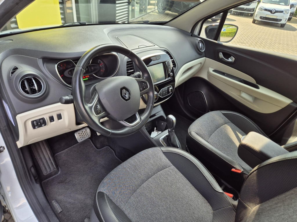 Renault Captur 1.3 tce 150 edc automaat intens panorama dak, trekhaak, navi