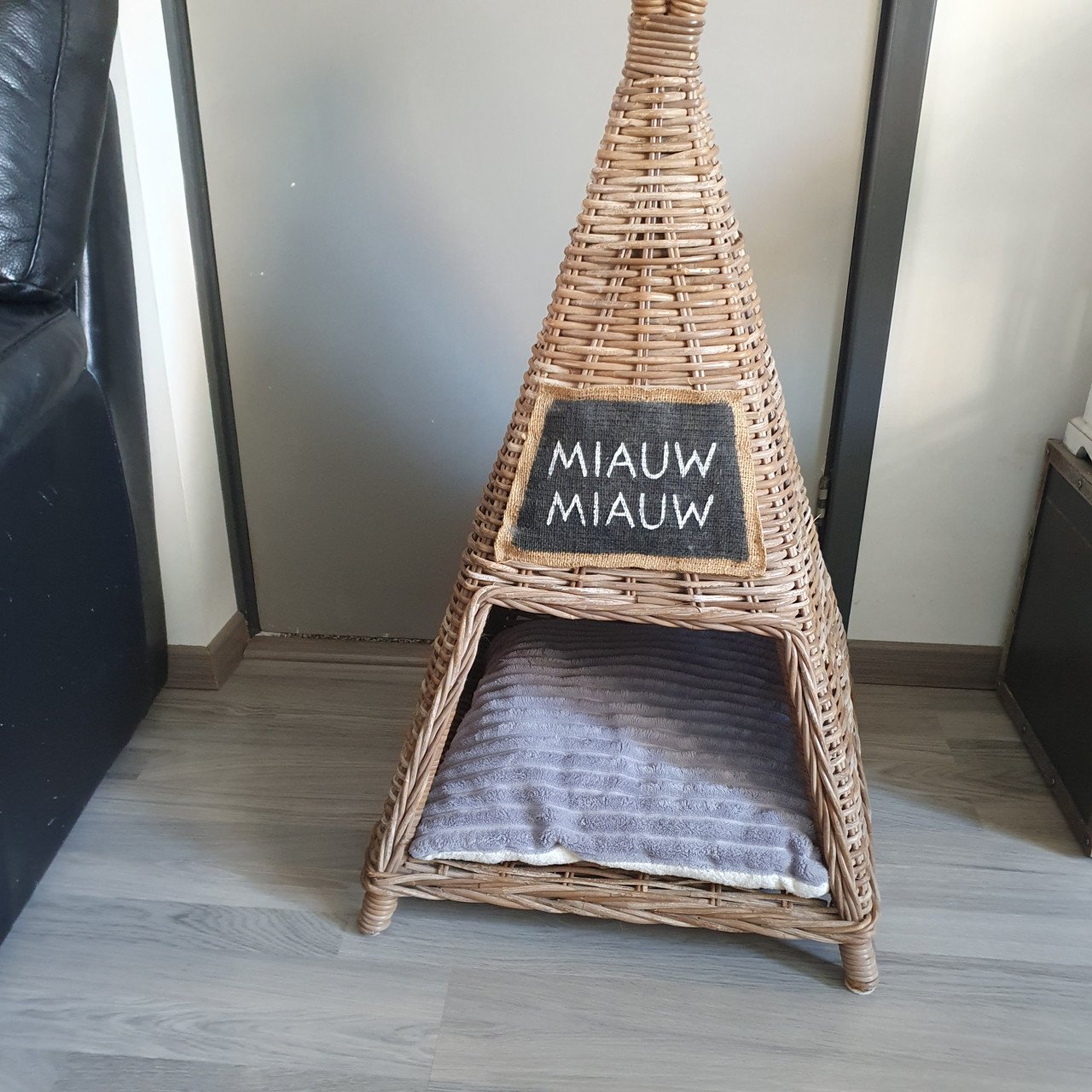 Katten tipi tent van rotan