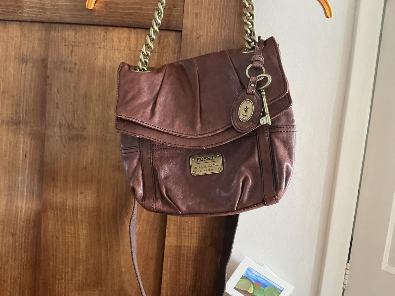 FOSSIL tas. Bruin leer.