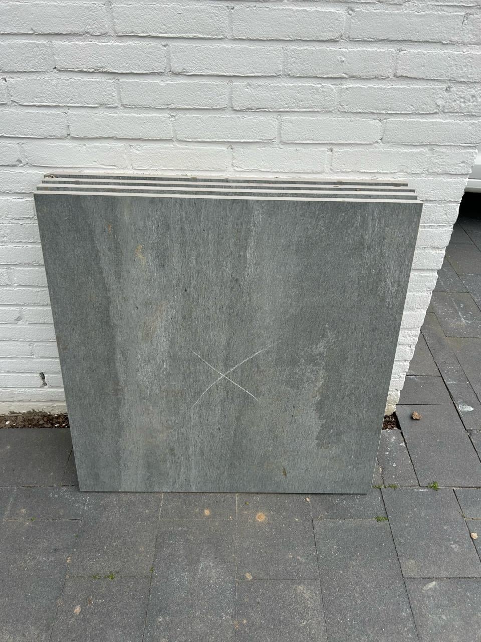 Gratis keramische tegels 4 stuks 88x88