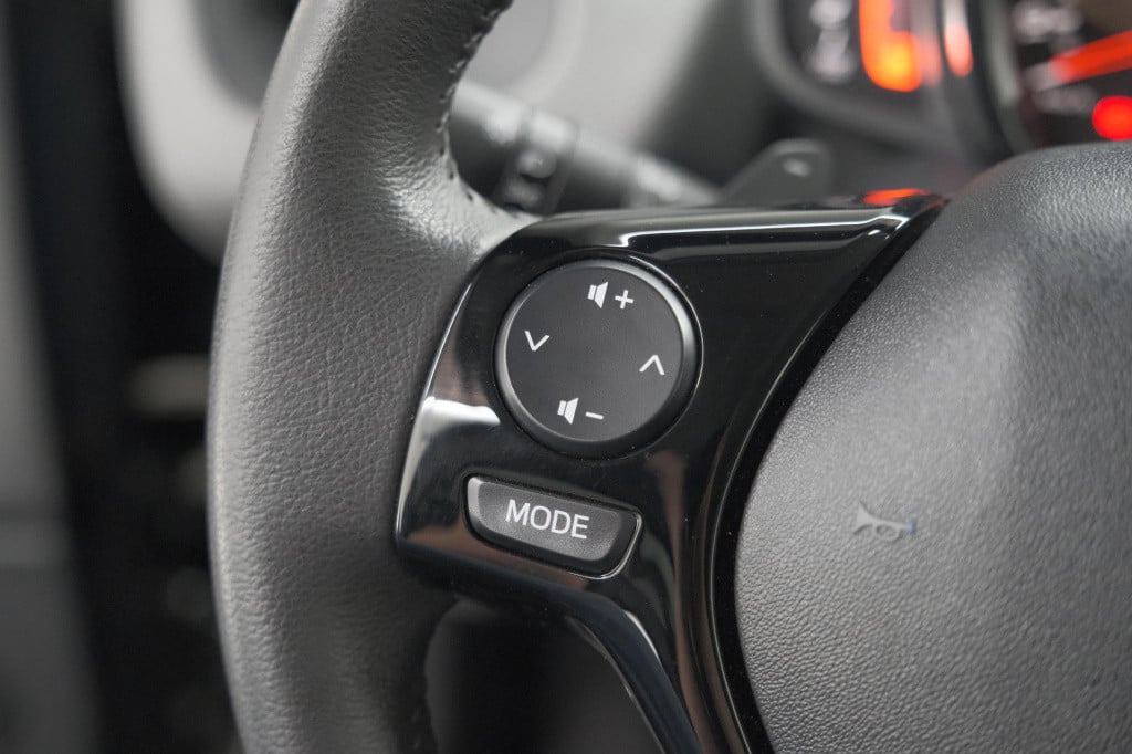 Peugeot 108 1.0 e-vti active | unieke auto! | automaat | airco | getint gla