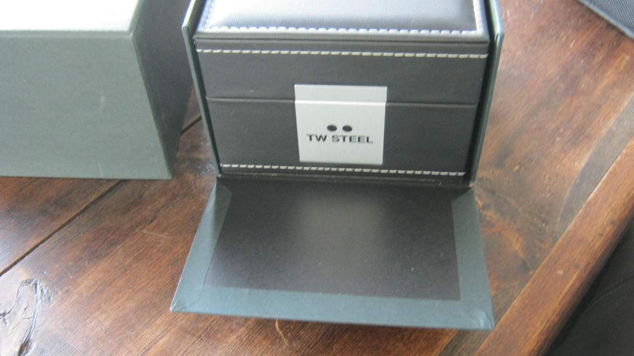 NIEUW TW STEEL MET NIEUWE BATTERIJ VOOR 120 EURO