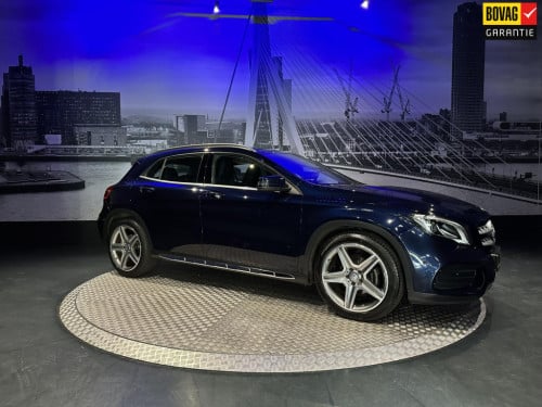 Mercedes-Benz Gla-klasse 180 business solution amg *camera*trekhaak*