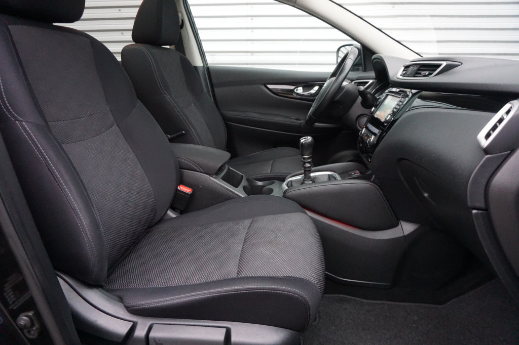 Nissan Qashqai 1.2 n-connecta climate / navi / camera / glazen dak / parkee