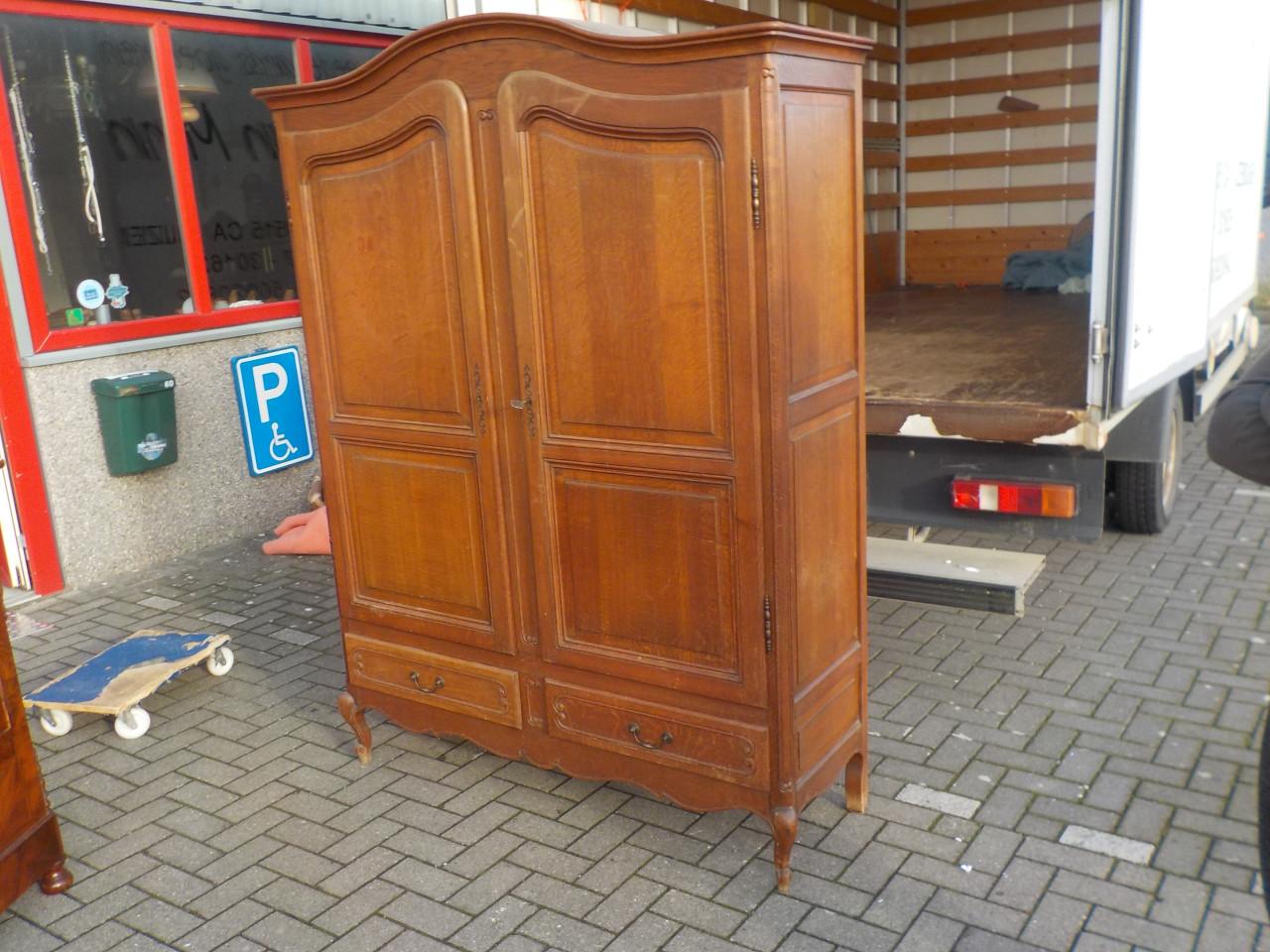 Mooie kwaliteit massief eiken kapstokkast met 2 laden in zeer goede staat