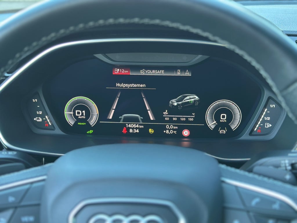 Audi Q3 sportback 45 tfsie s-line | keyless | dode hoek | adapt. cruise | e