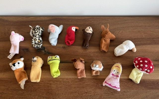 Set van 14 verschillende vingerpoppetjes | o.a. van Hema