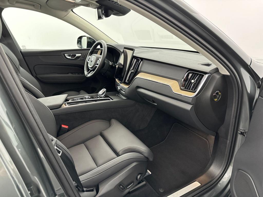 Volvo XC60 t6 398pk recharge ultra dark| verkocht