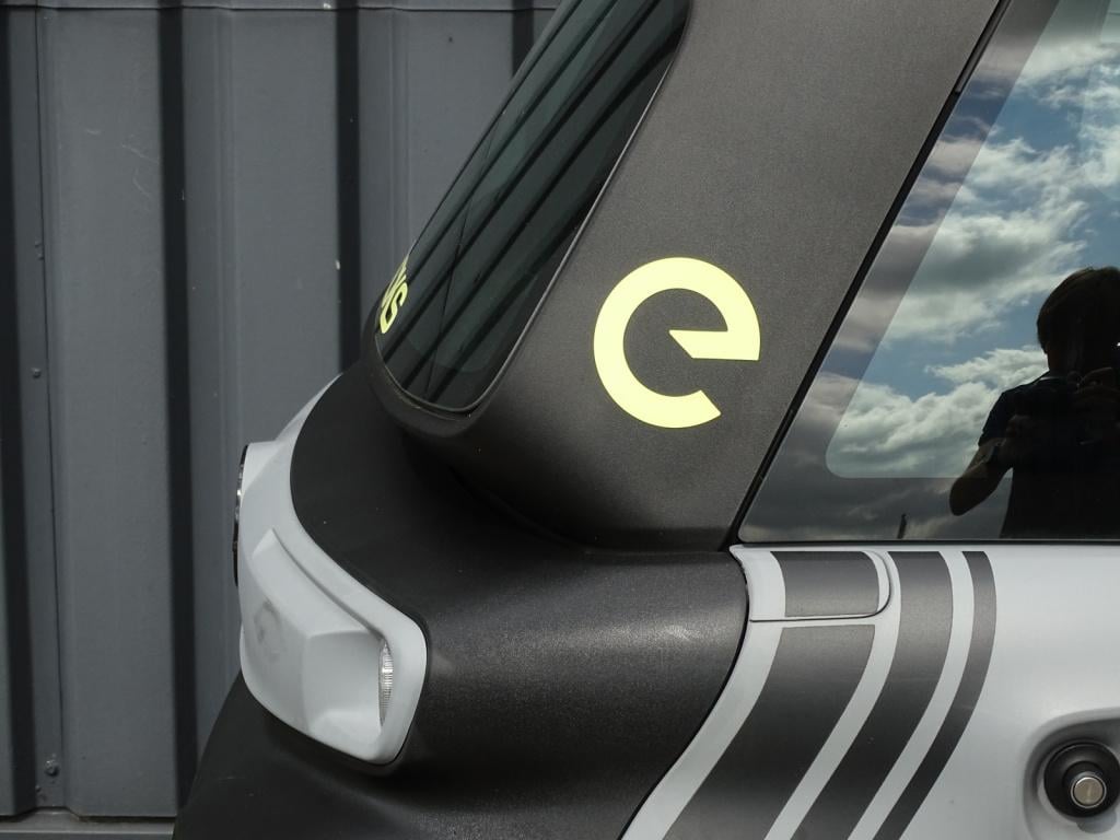 Opel Rocks-e base | led | pano | incl. btw