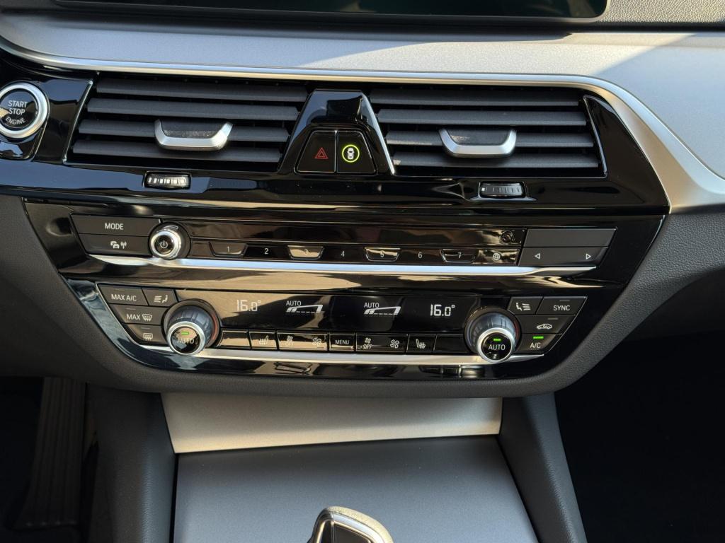 BMW 5 Serie touring 530e xdrive business edition plus soh 98% nl-auto!