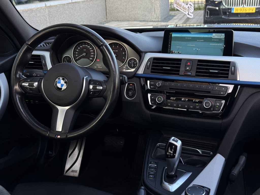 BMW 3-serie 320i m-sport | 360 camera | head-up | leder | schuif / kantel d
