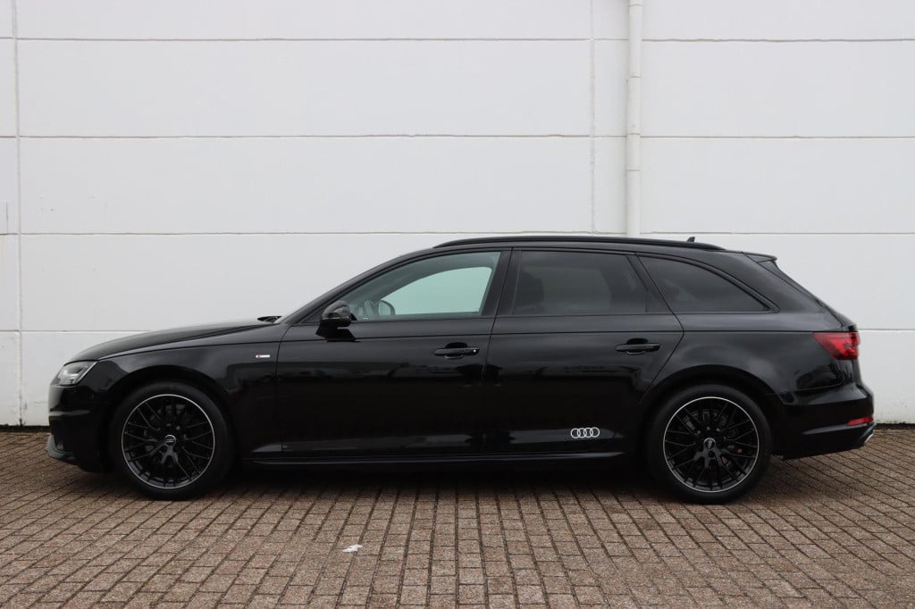 Audi A4 avant 35 tfsi s line black edition 150pk s-tronic