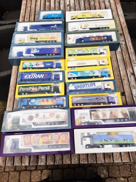 45 lion car vrachtwagens, 20 in doos en 25 los, 9 spiegelsets5 lege dozen
