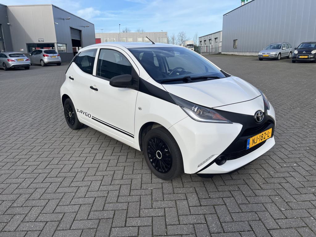 Toyota Aygo 1.0 vvt-i x-now