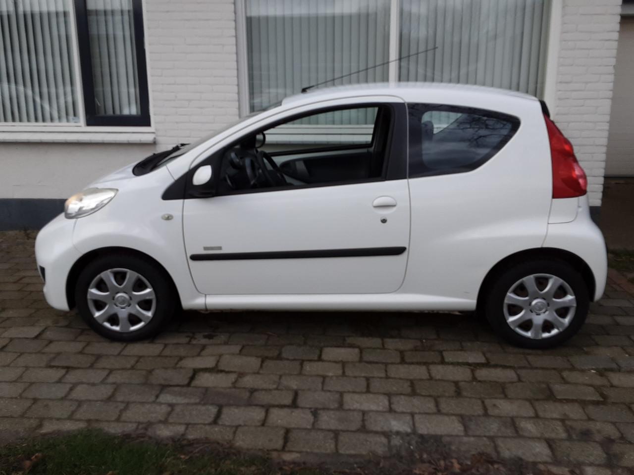 Peugeot 107 1.0-12V Millesim 200