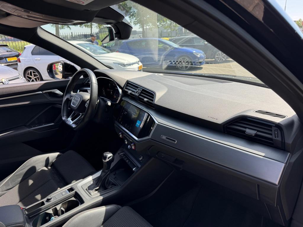Audi Q3 35 tfsi 3x s line * matrix led * keyless * stoelverwarming
