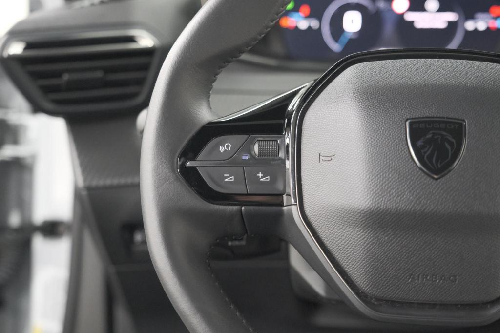 Peugeot 2008 puretech 100 allure | apple carplay | parkeersensoren | climat