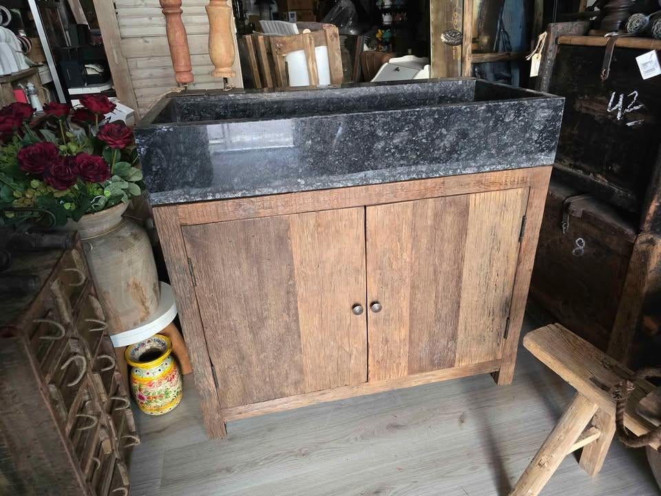 DIVERSE MODELLEN SPIEGELS, MAAR OOK KASTEN, BANKEN, OLD WOOD ITEMS KIJKT U