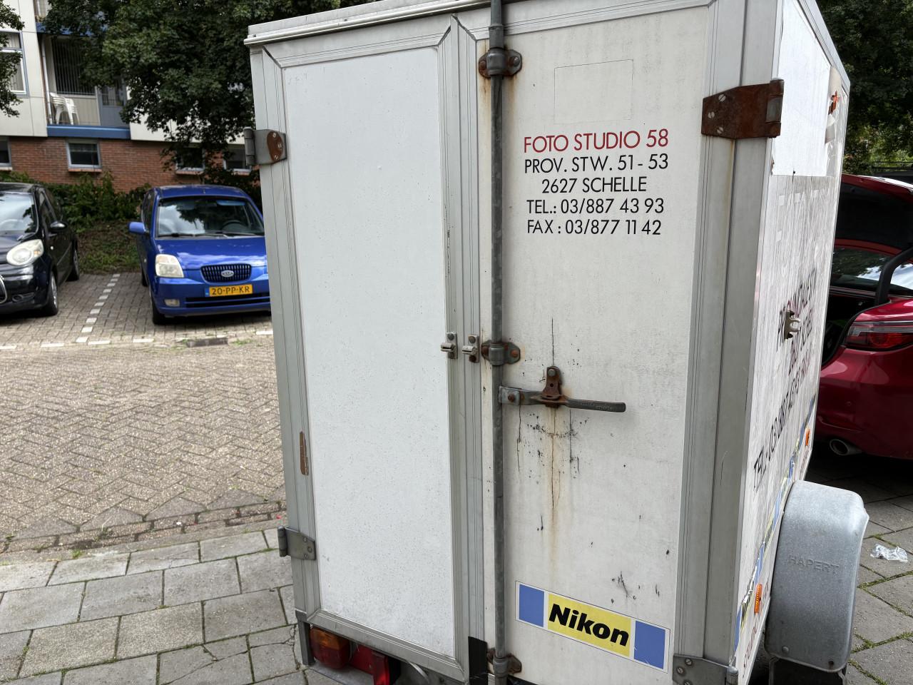 Gesloten aanhanger hapert