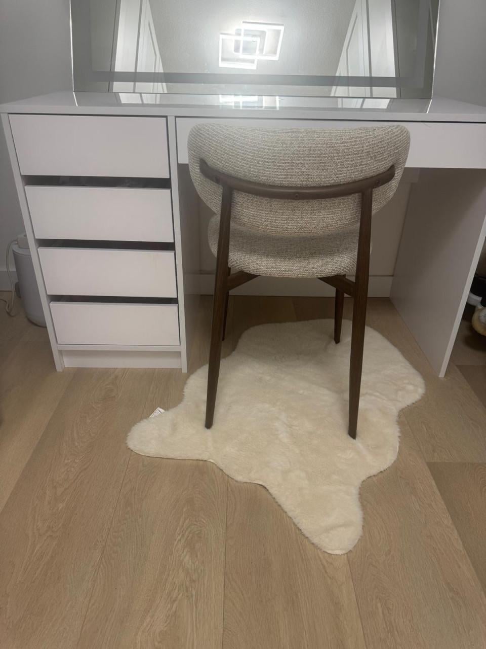 Te koop make up tafel