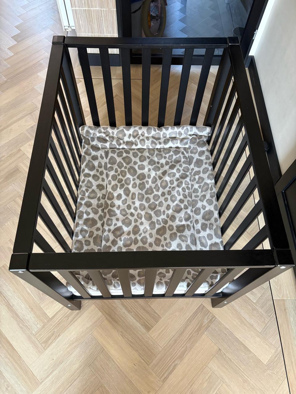 Baby Box hout zwart 100x80 inclusief matras en boxkleed